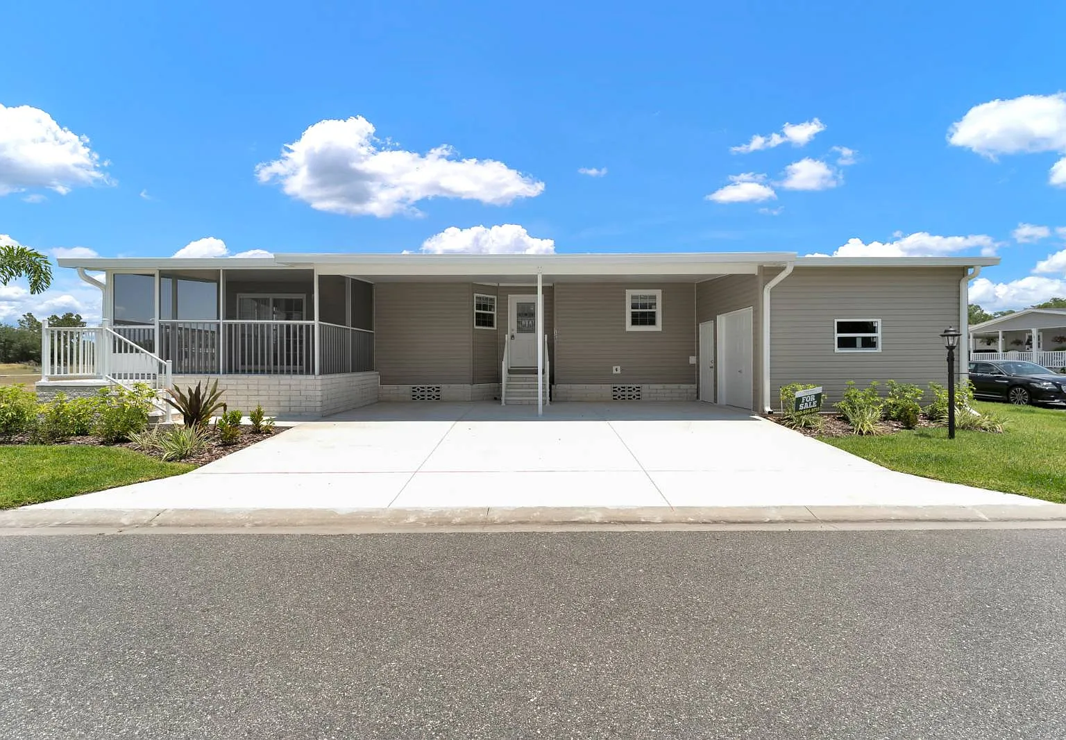 3 bed, 2.0 bath, 1404 sqft, $999 — Photo 2
