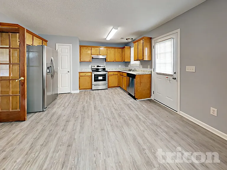 120 Oakbrook Village Rd — Photo 6