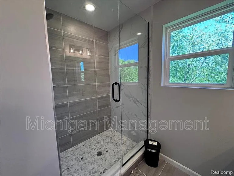 6149 Woodridge Ln — Photo 17
