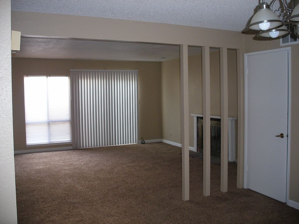 1st image of 2631 Parklane