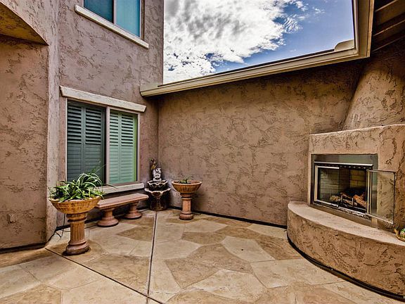 4th image of 715 E Bellerive Pl