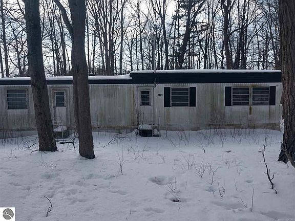 4th image of 4220 E Anne St