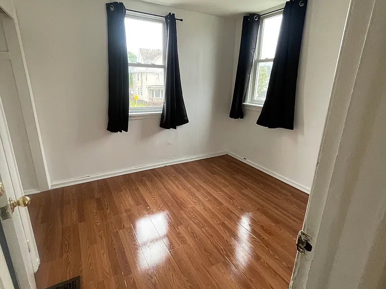 544 1/2 Lyell Ave — Photo 7