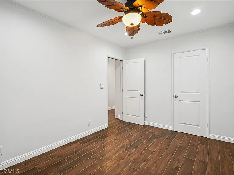 3816 S Victoria Ave — Photo 23