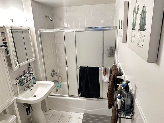 5th image of 266 E 10th St #B4