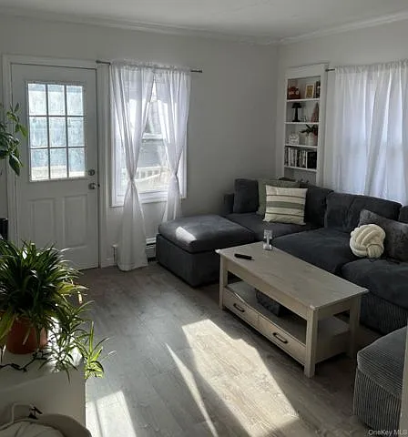61 Walnut St #UPPER — Photo 3