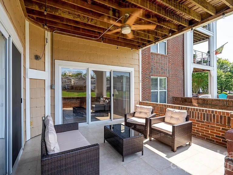 18511 Harborside Dr — Photo 2