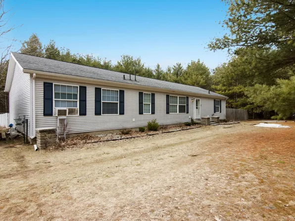 1530 Sleepy Hollow Ln, Interlochen, MI 49643