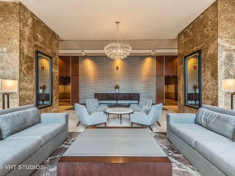 655 W Irving Park Rd #4807 — Photo 32