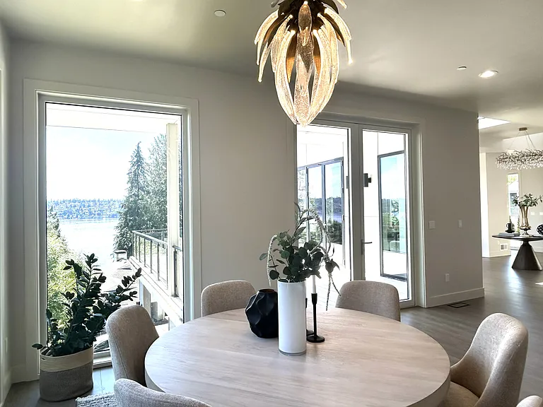 8243 W Mercer Way — Photo 11