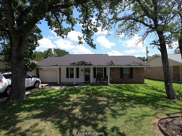 3105 Heatherwood Dr — Photo 1