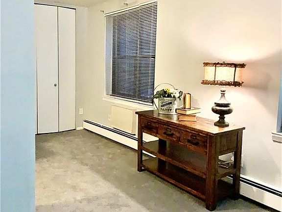 5th image of 77 Carpenter Ave APT 2C