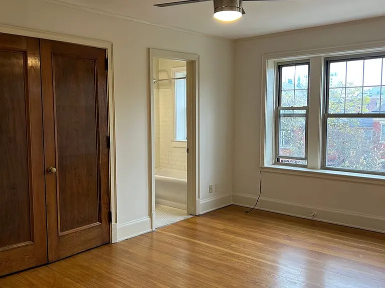 Elliott Apartments — Photo 39