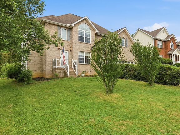 3rd image of 233 Briarcotes Cir