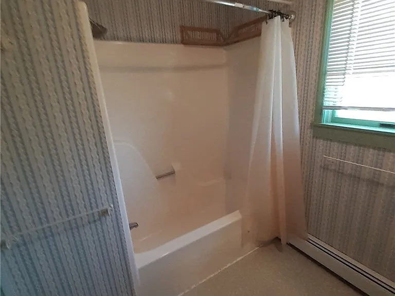 1028 E Main St — Photo 13
