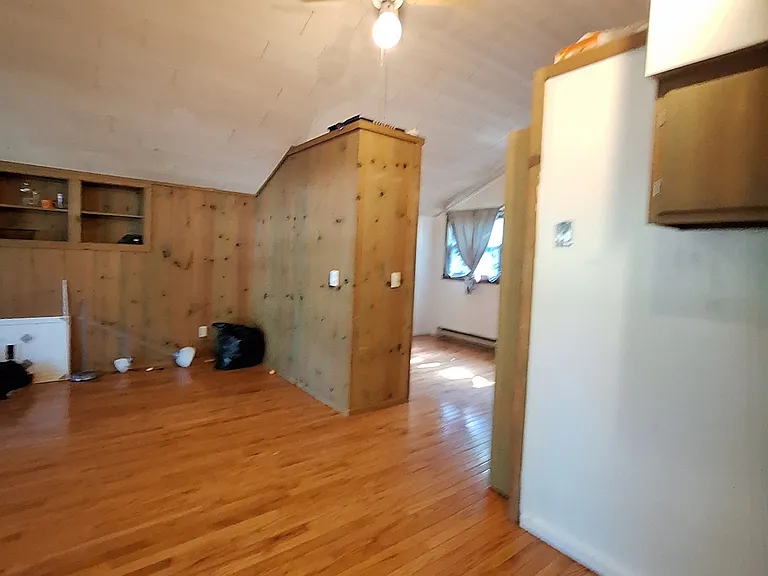 2404 Artist Ave — Photo 8
