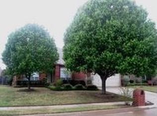 711 River Oak Way, Lake Dallas, TX 75065