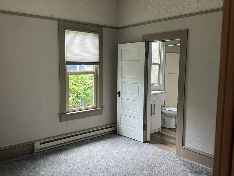 524 NE 2nd Ave — Photo 8