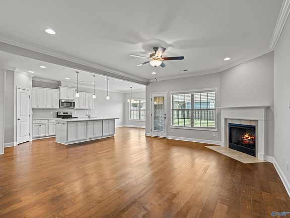 5th image of 204 Dustin Ln NW