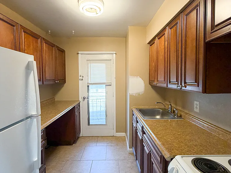 39-08 Little Neck Pkwy #3F — Photo 4