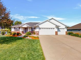 1432 Honor Way, De Pere, WI 54115