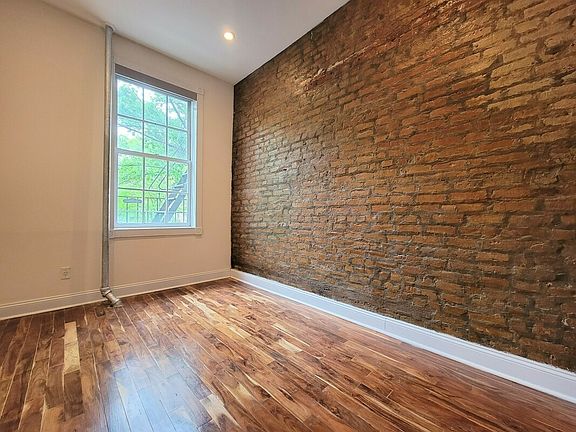 4th image of 494 Hudson St APT 3