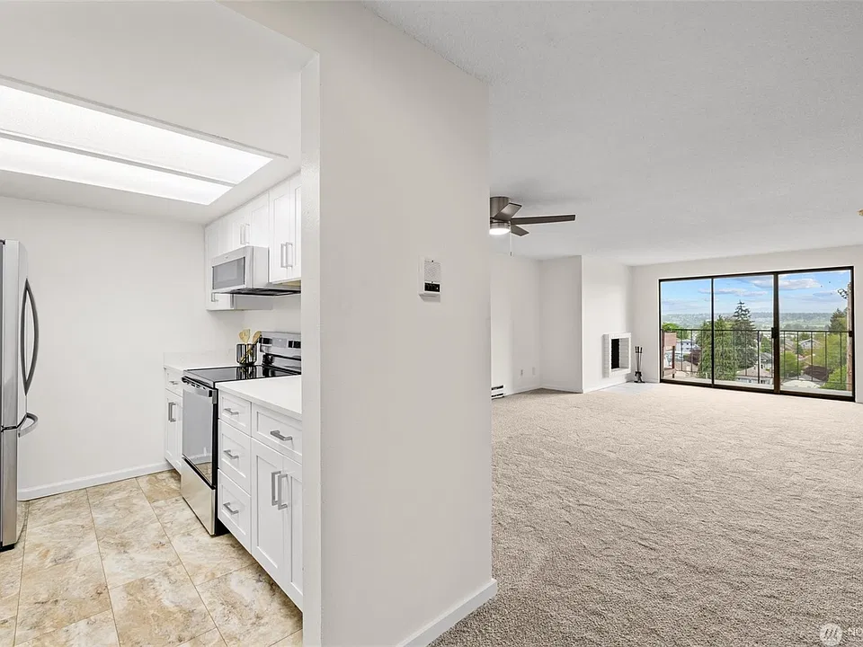 3425 Colby Ave #502