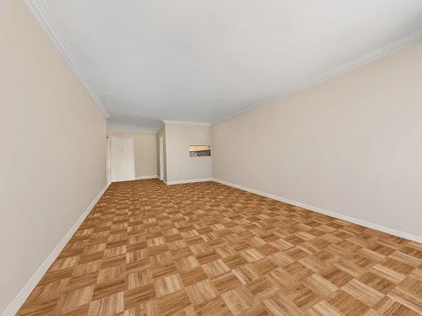 60 Riverside Drive 9E image 2 of 9