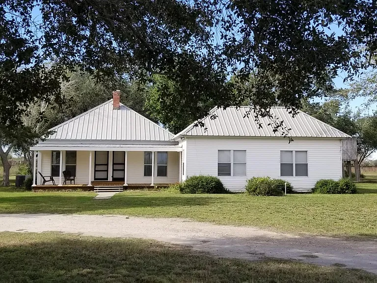 3766 FM 888 — Photo 1