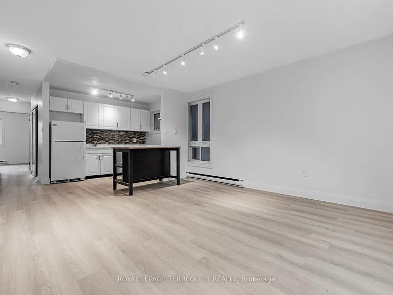 41 Summerhill Ave #2 — Photo 6