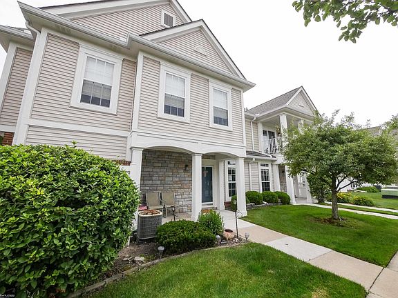 3rd image of 25699 Maritime Cir N Building 8