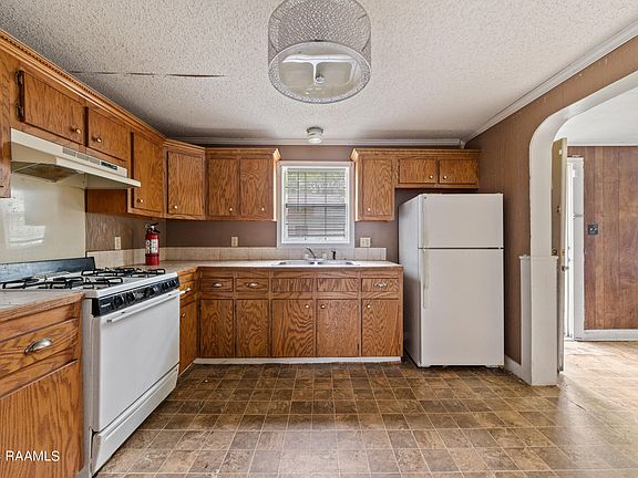 3rd image of 506 East St