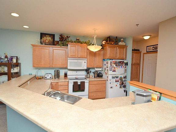 5th image of 6308 44th St Unit 185
