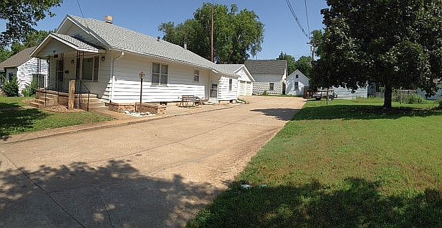 1st image of 411 E 1st St