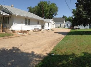 411 E 1st St, Minneapolis, KS 67467