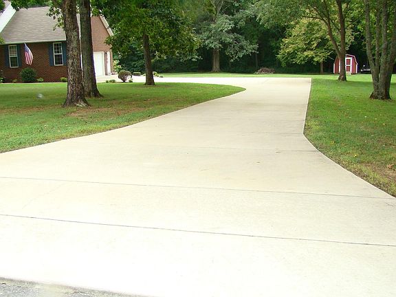 3rd image of 808 Mapleview Ln