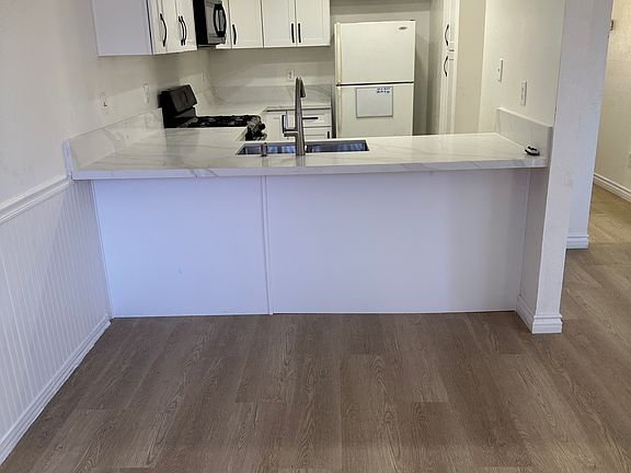 3rd image of 713 Walnut Dr