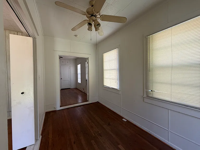 708 College St — Photo 7