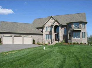 10710 S Auburn Hills Dr, Edinburgh, IN 46124
