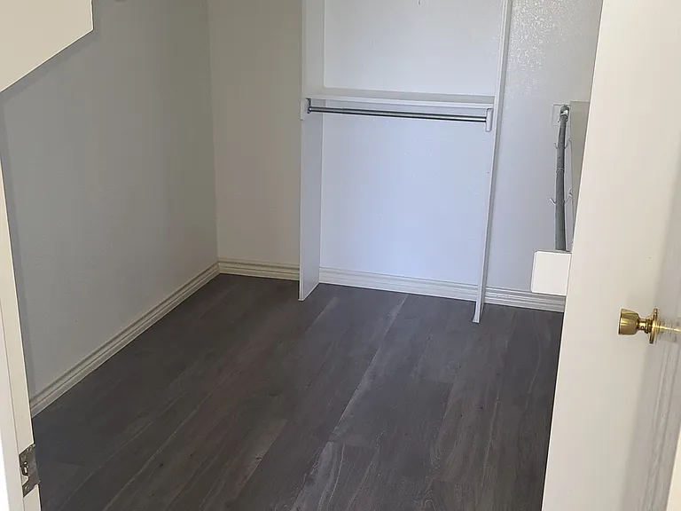 1101 Springcreek Dr — Photo 31
