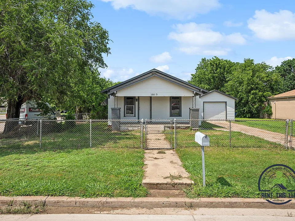 1015 W Cypress Ave