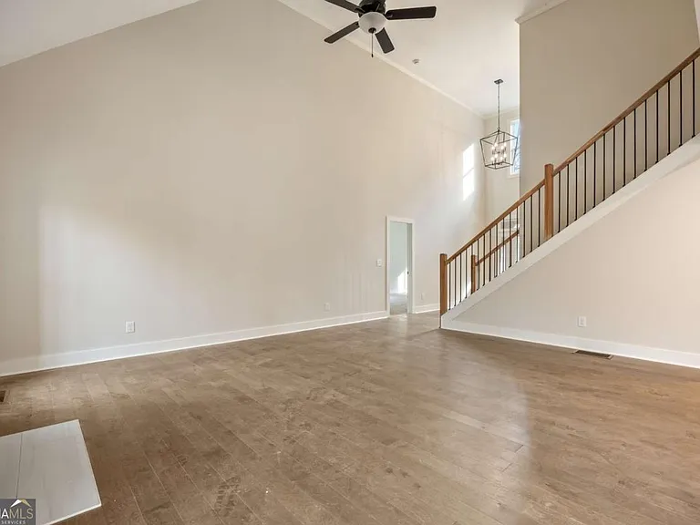 370 Ansley Dr — Photo 15