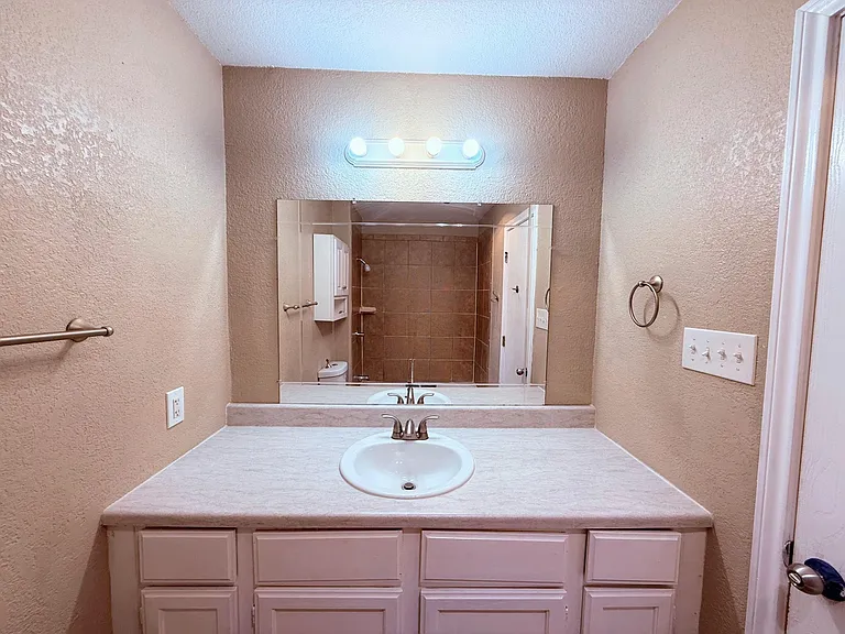 12314 Thompkins Dr — Photo 28