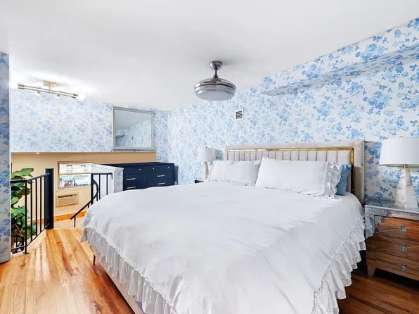 211 Thompson Street image 4 of 6