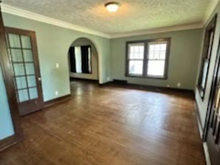 823 Central Ave — Photo 1