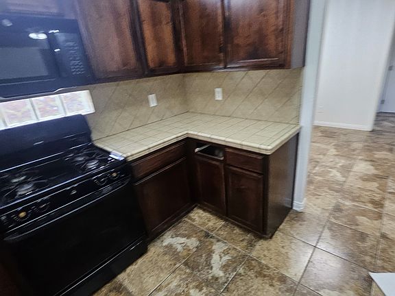 3rd image of 9902 Cheyenne Dr