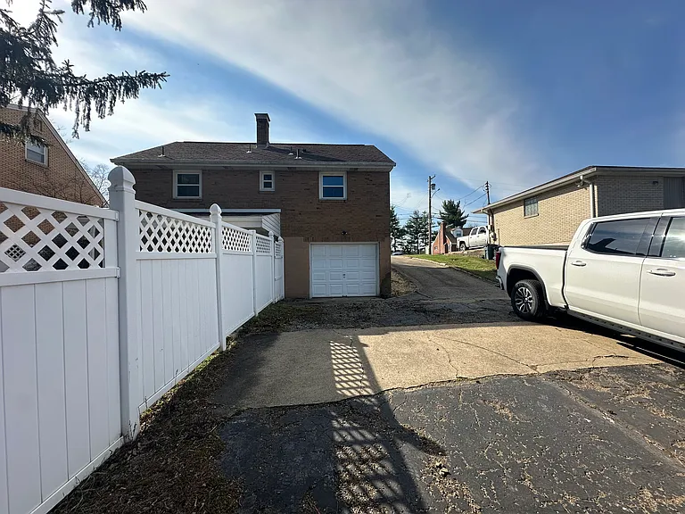 327 Hoffman Rd — Photo 14