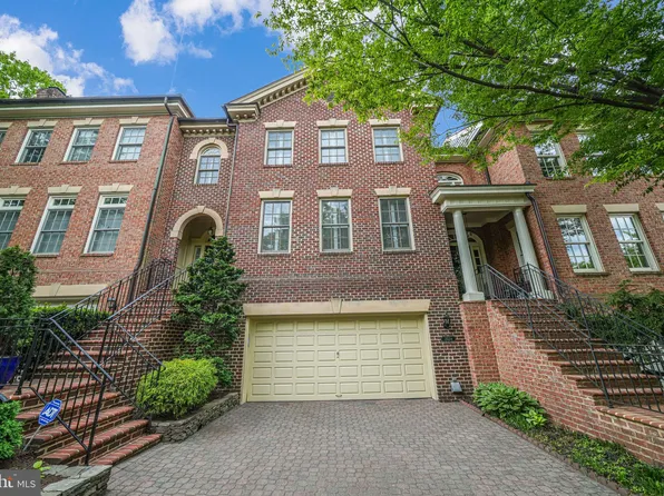 2024 Mayfair McLean Ct, Falls Church, VA 22043