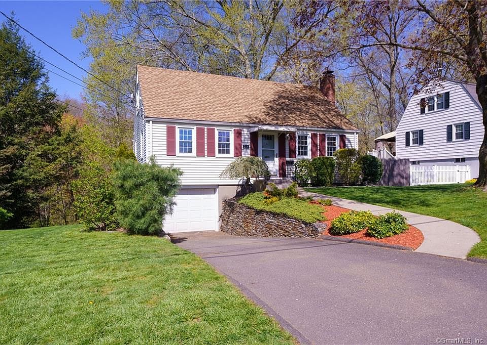 1st image of 214 Stanwood Dr