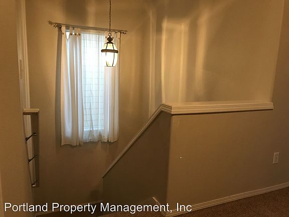 5th image of 139 SE 49th Ct